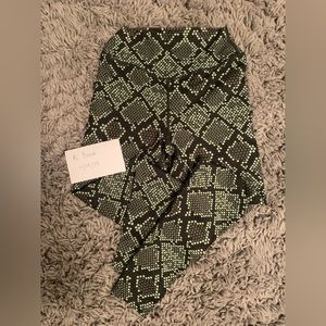 Balance Athletica (Vitality) green snakeskin leggings